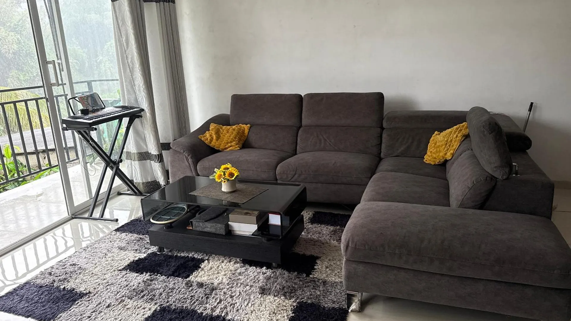 Staylog Peradeniya Kandy